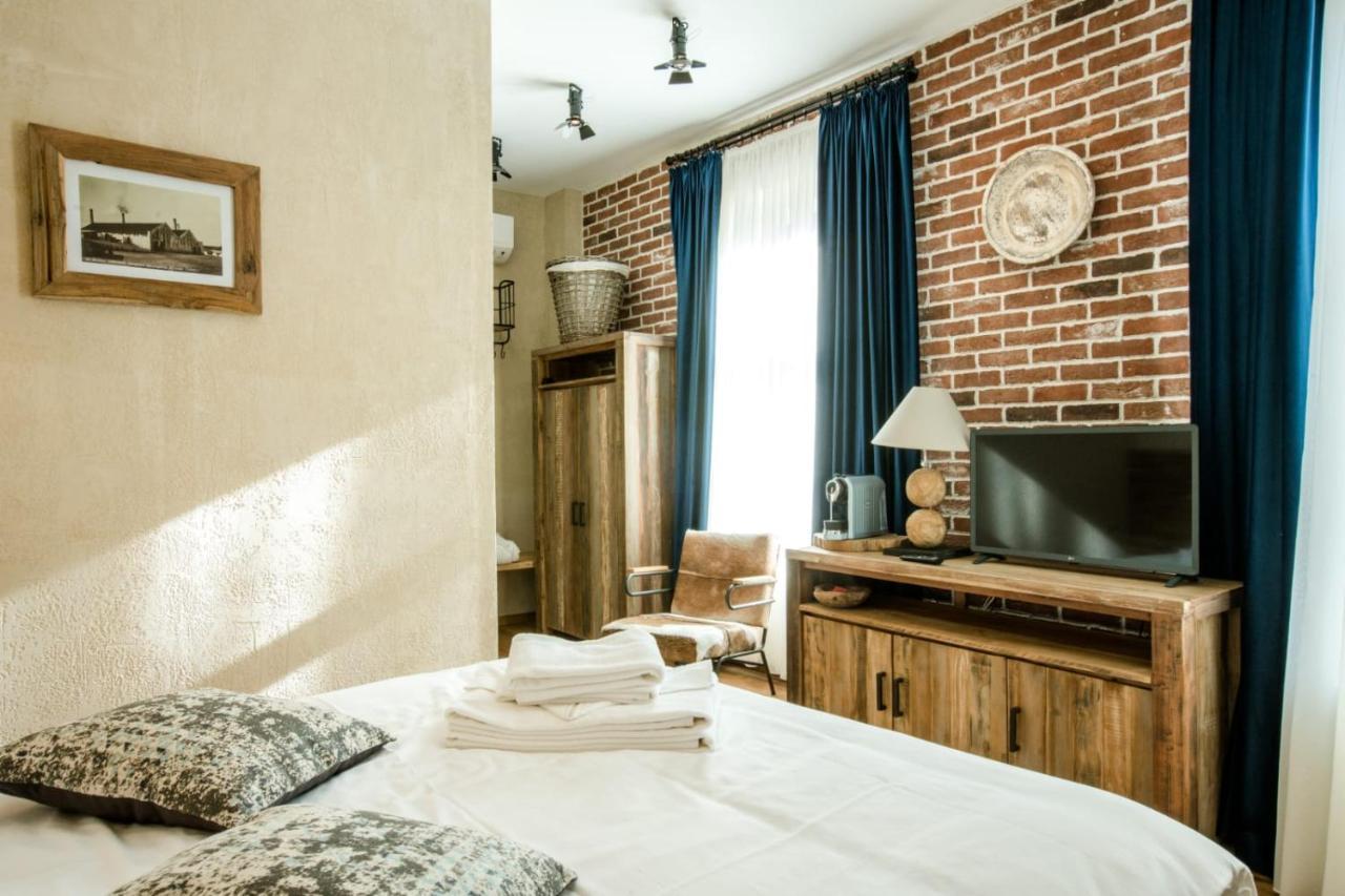 Acsa Inn Craiova Exterior photo